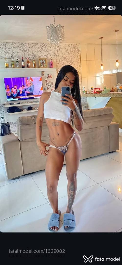 Acompanhante mulher morena (o) de olhos castanhos - Lexxaa Ubaldo