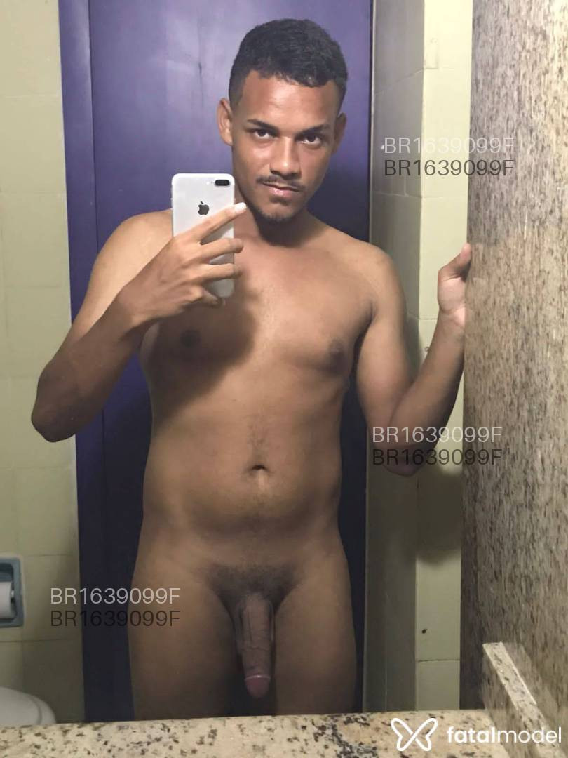 Acompanhante homem com cabelo castanho de olhos castanhos em Belém - Guilherme