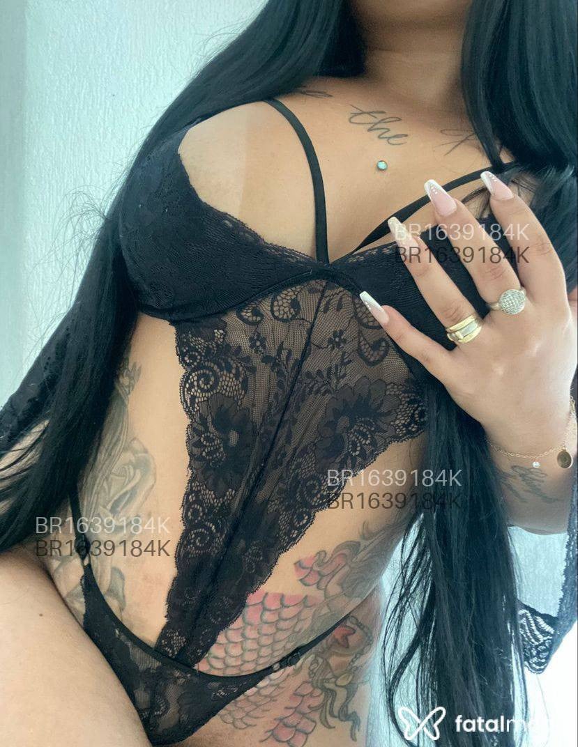 Acompanhante mulher morena (o) de olhos pretos - Yaraa
