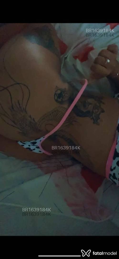 Acompanhante mulher morena (o) de olhos pretos - Yaraa