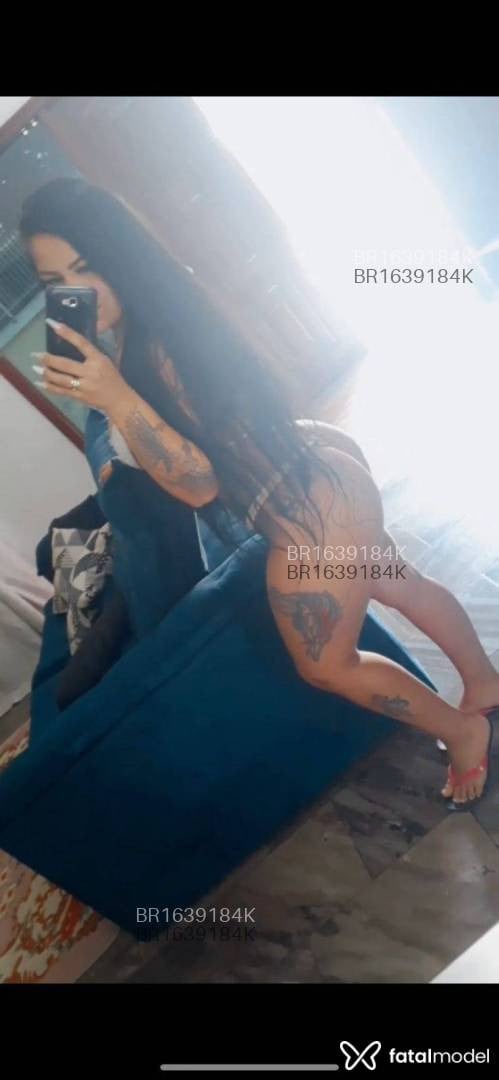 Acompanhante mulher morena (o) de olhos pretos - Yaraa