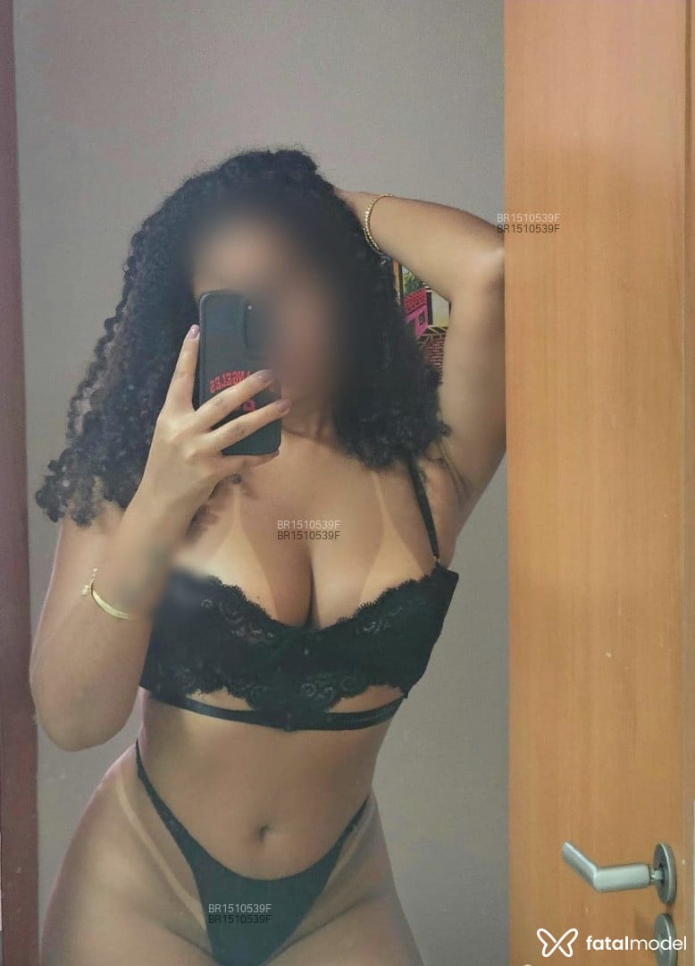 Acompanhante mulher morena (o) de olhos castanhos - MAJU PRADO