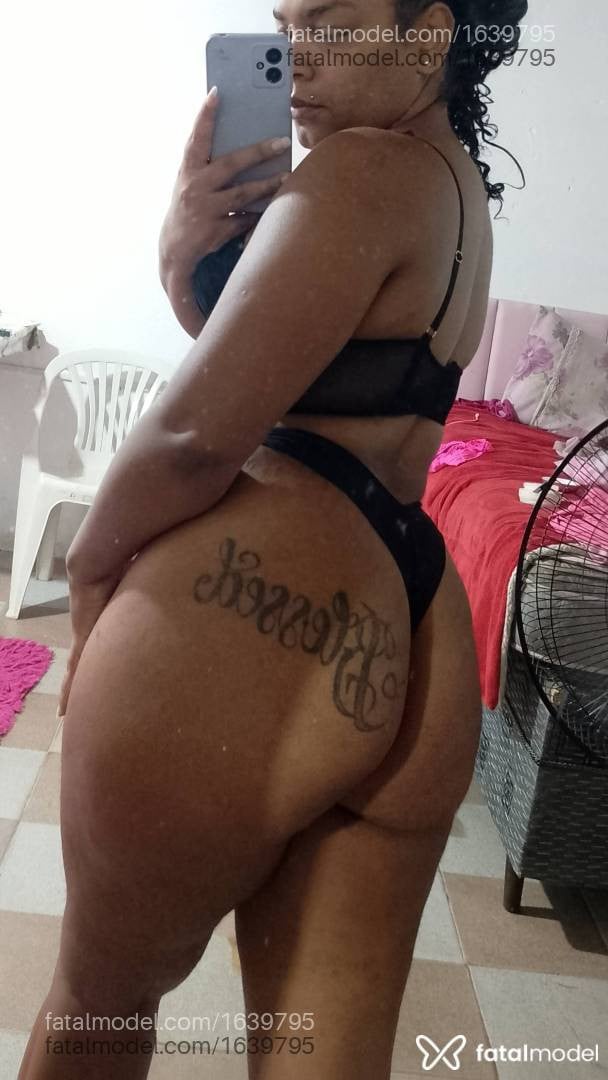Acompanhante mulher com cabelo castanho de olhos castanhos - dudaaa