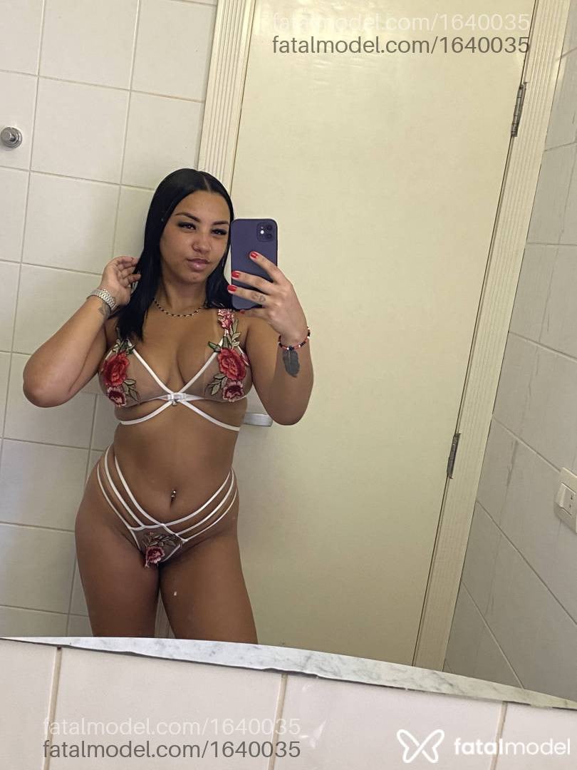 Acompanhante mulher morena (o) de olhos castanhos - Malu