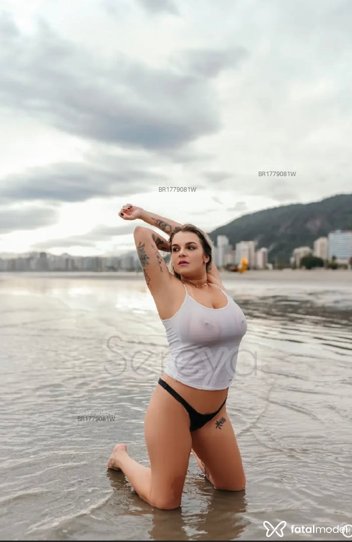 Acompanhante mulher loira (o) de olhos castanhos em Virtual - Sereya