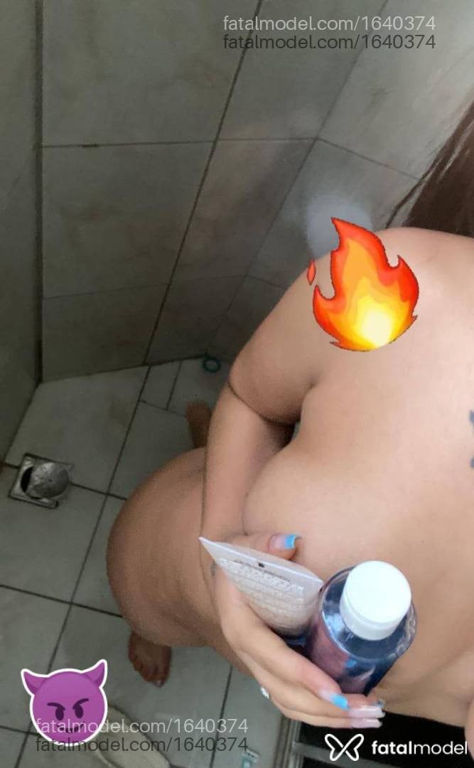 Acompanhante mulher morena (o) de olhos castanhos - Atena