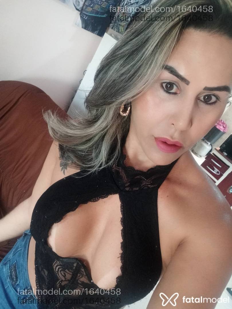 Acompanhante travesti loira (o) de olhos castanhos em Umuarama - Letícia