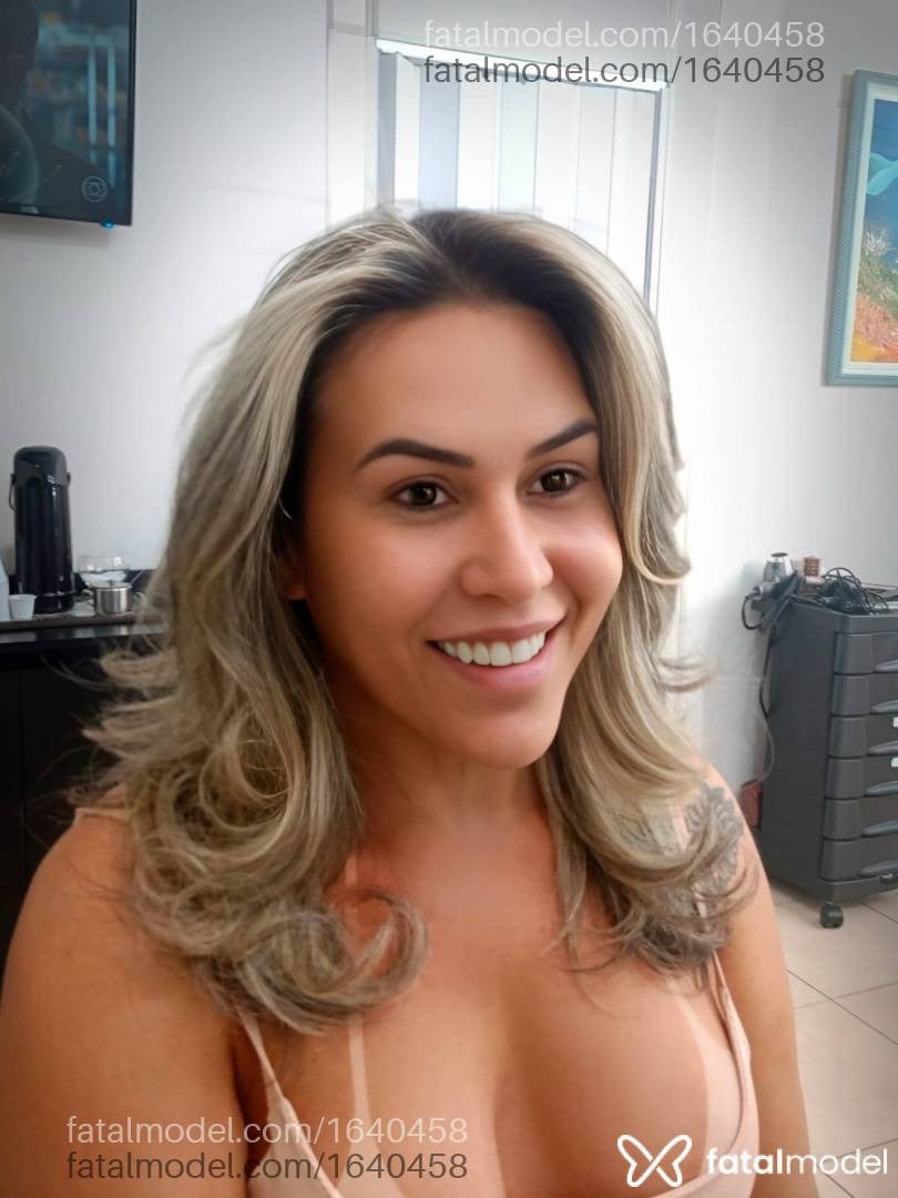 Acompanhante travesti loira (o) de olhos castanhos em Umuarama - Letícia