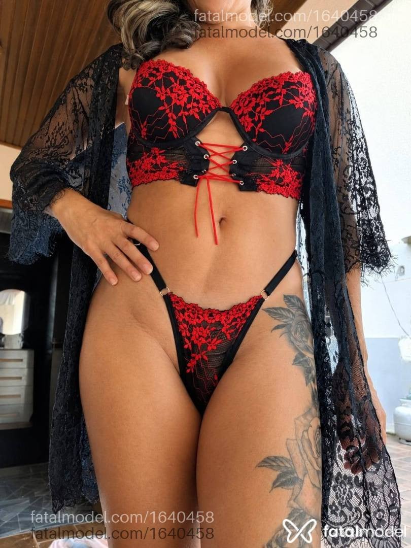 Acompanhante travesti loira (o) de olhos castanhos - Letícia Vasconcelo
