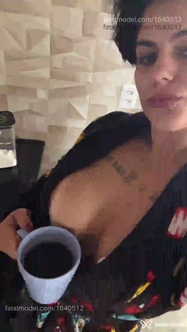 Acompanhante mulher morena (o) de olhos castanhos em Barra Velha Acompanhante mulher morena (o) de olhos castanhos em Barra Velha - Etiene