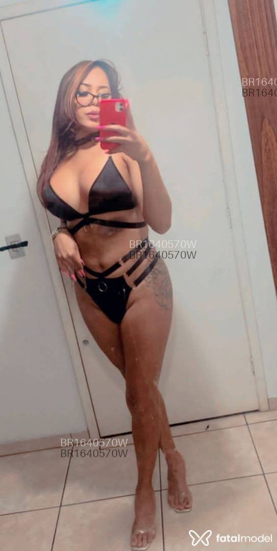 Acompanhante mulher trans morena (o) de olhos castanhos em Canoas - Julia