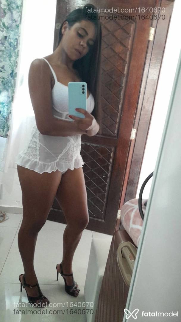 Acompanhante mulher com cabelo castanho de olhos castanhos - Anitta