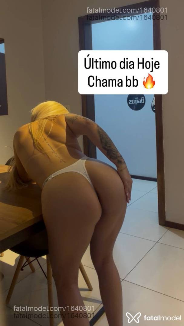 Acompanhante mulher loira (o) de olhos mel - Manuela Negrini