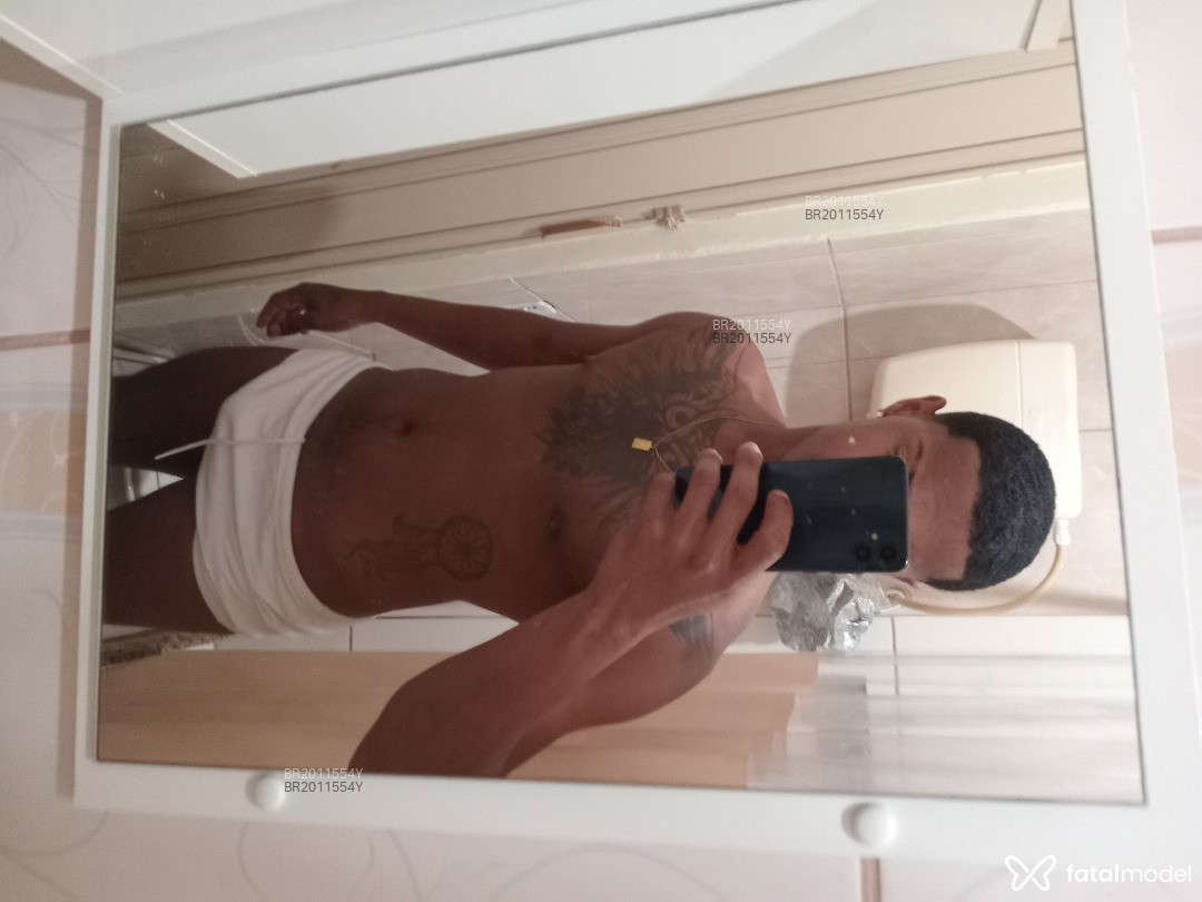 Acompanhante homem morena (o) de olhos pretos em Virtual - Pt Sfd