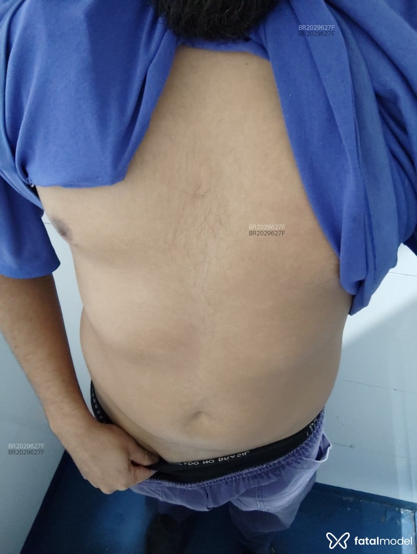 Acompanhante homem morena (o) de olhos castanhos em Joinville - Thebiloo
