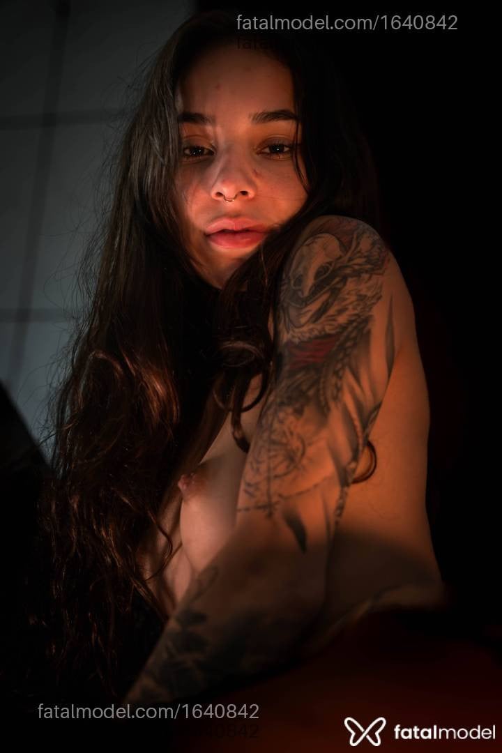 Acompanhante mulher com cabelo castanho de olhos castanhos em São Paulo - Gabriela Valbão