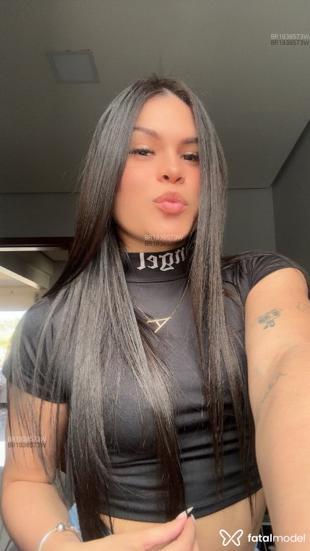 Acompanhante mulher com cabelo castanho de olhos castanhos em Santa Maria - Sophia