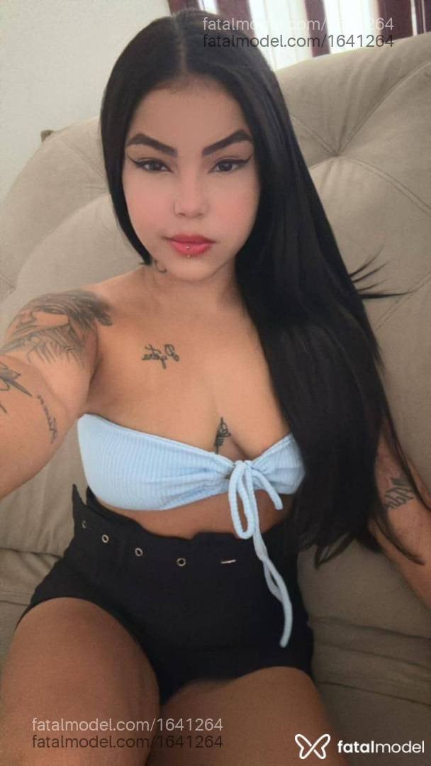 Acompanhante mulher com cabelo castanho de olhos castanhos - Pietra