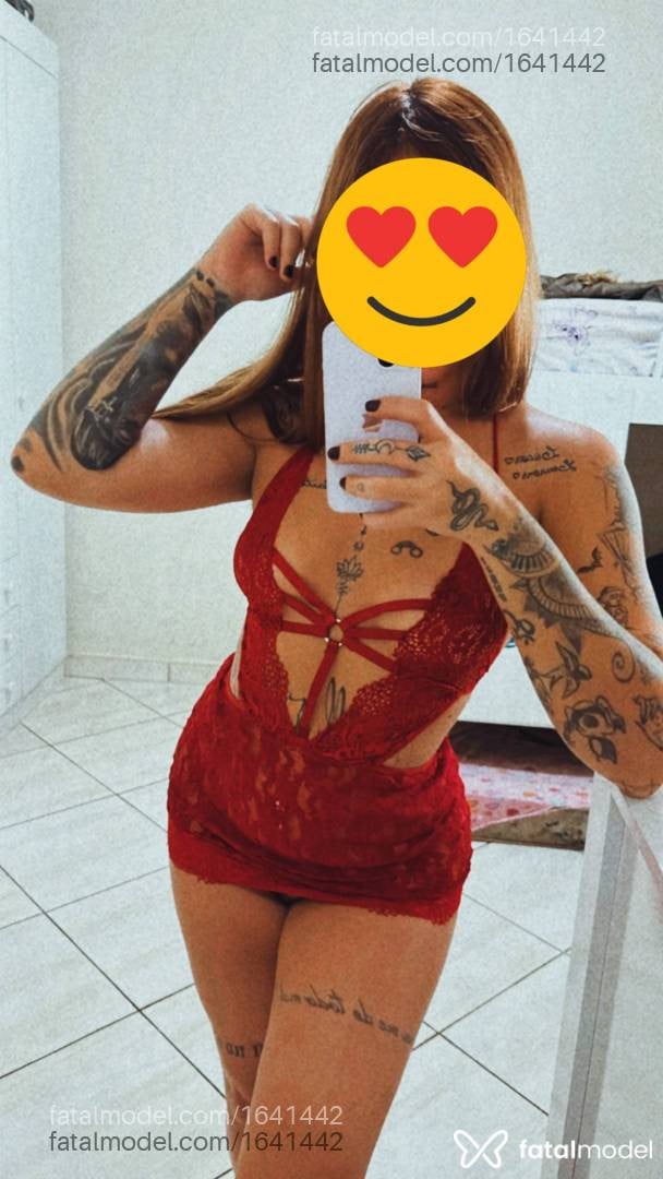 Acompanhante mulher com cabelo colorido de olhos mel em Marília - Angel Haze