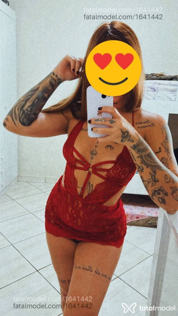 Acompanhante mulher com cabelo colorido de olhos mel em Marília - Angel Haze