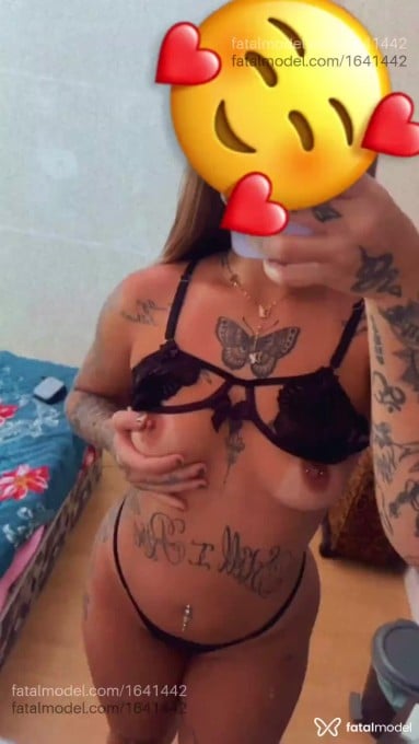 Acompanhante mulher com cabelo colorido de olhos mel em Marília - Angel Haze