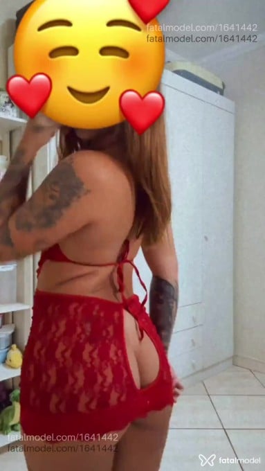 Acompanhante mulher com cabelo colorido de olhos mel em Marília Acompanhante mulher com cabelo colorido de olhos mel em Marília - Angel Haze