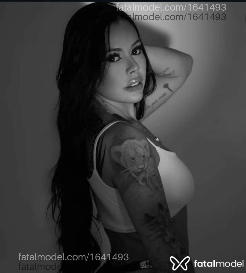 Acompanhante mulher com cabelo castanho de olhos castanhos - Bruna Queiroz