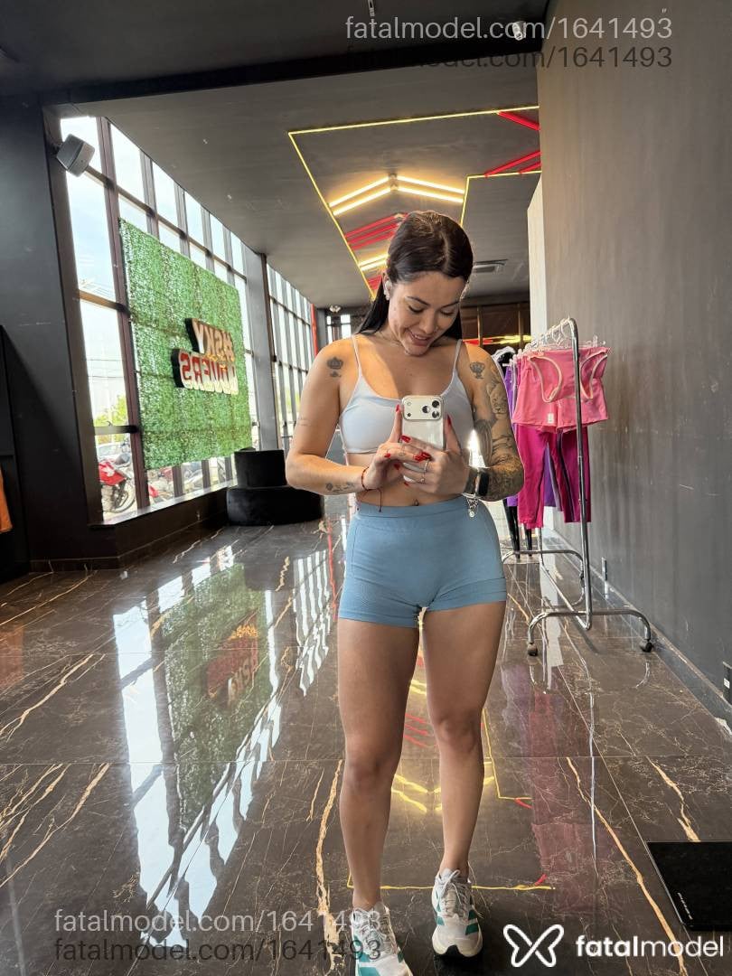 Acompanhante mulher com cabelo castanho de olhos castanhos - Bruna Queiroz