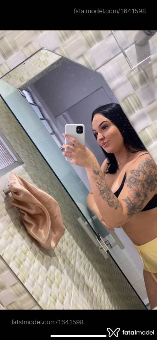 Acompanhante mulher morena (o) de olhos castanhos - Mirela