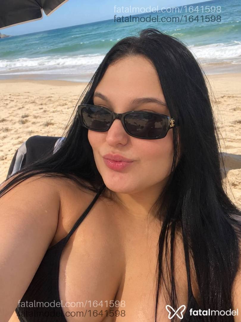 Acompanhante mulher morena (o) de olhos castanhos - Mirela