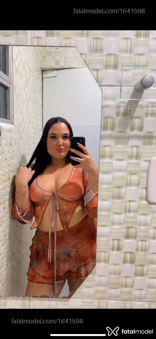 Acompanhante mulher morena (o) de olhos castanhos - Mirela