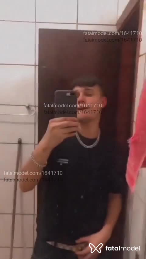 Acompanhante homem morena (o) de olhos castanhos em Fortaleza - Matheus Martins