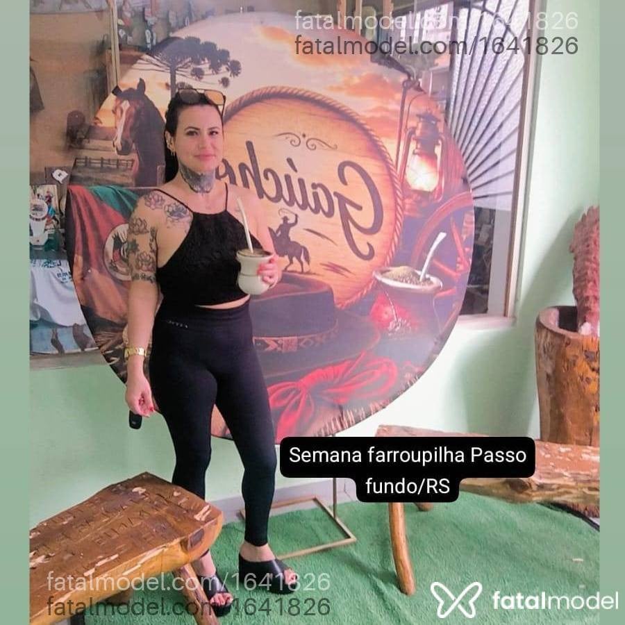 Acompanhante mulher morena (o) de olhos mel - Pérola Sanches