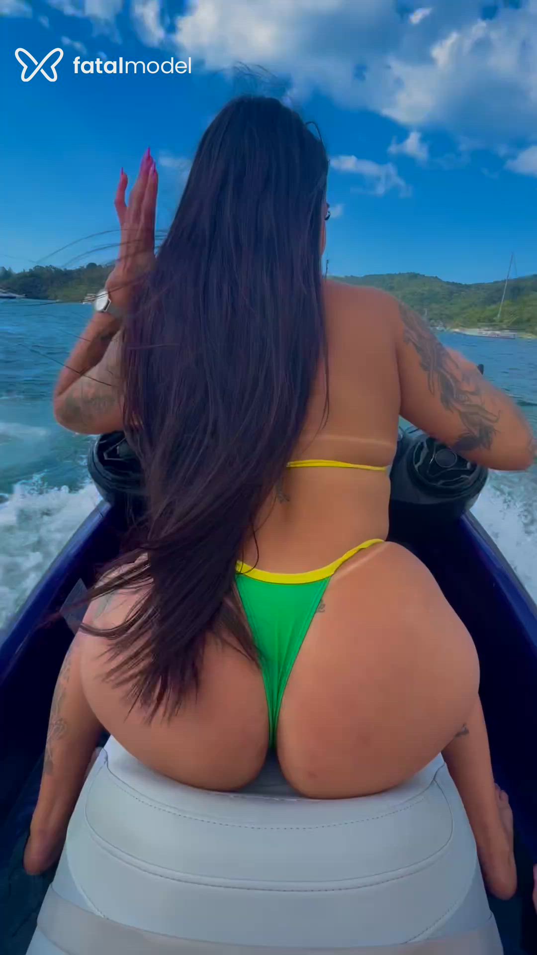 Acompanhante mulher morena (o) de olhos pretos - Giovanna Salles Acompanhante mulher morena (o) de olhos pretos - Giovanna Salles
