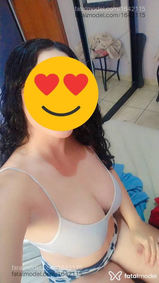 Acompanhante mulher morena (o) de olhos castanhos - Laura flores