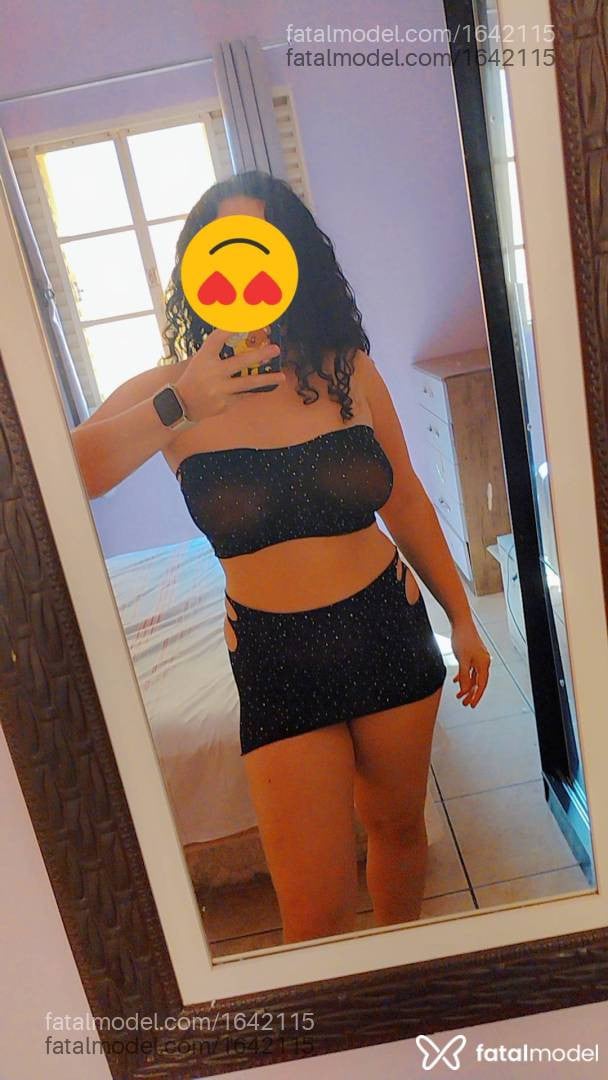 Acompanhante mulher morena (o) de olhos castanhos - Laura flores