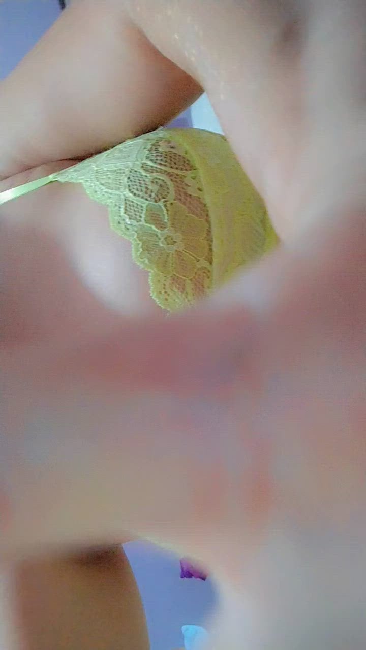 Acompanhante mulher morena (o) de olhos castanhos - Laura flores