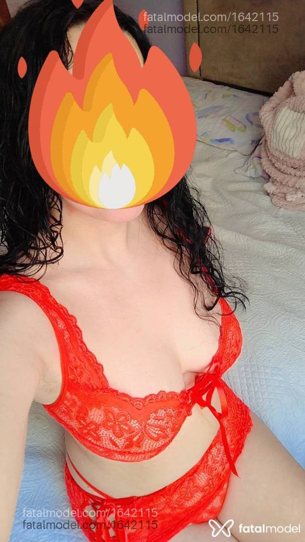 Acompanhante mulher morena (o) de olhos castanhos - Laura flores