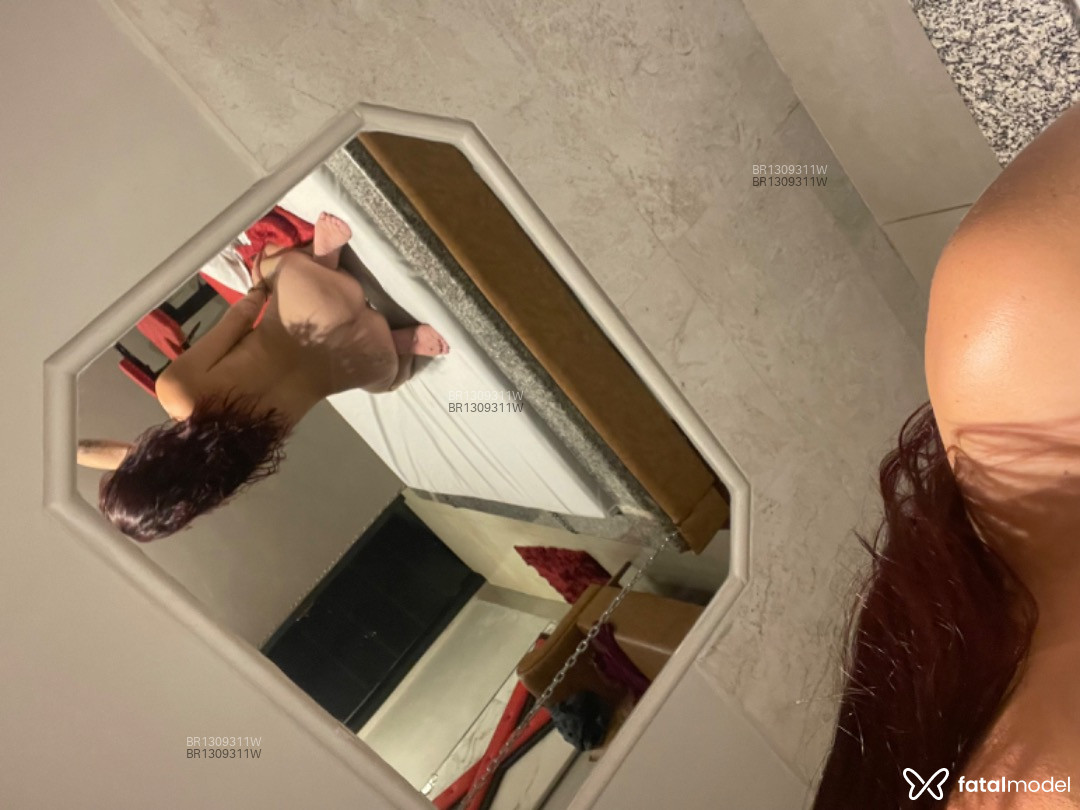 Acompanhante mulher ruiva (o) de olhos castanhos em Pontes e Lacerda - Acreana