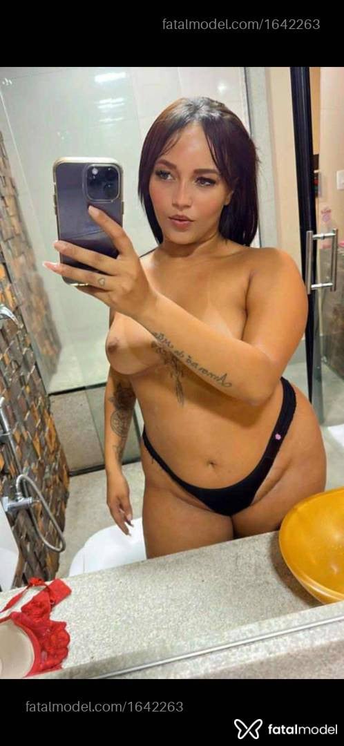 Acompanhante mulher morena (o) de olhos castanhos - Isabela
