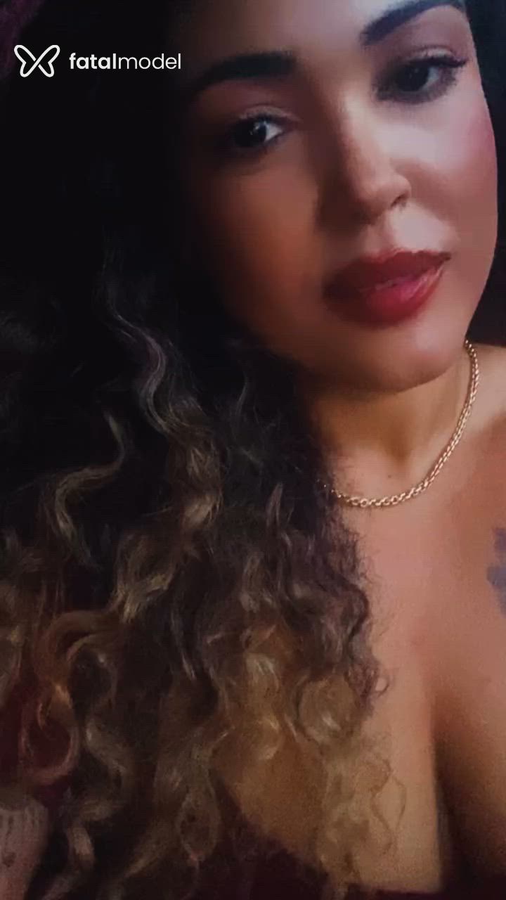 Acompanhante mulher loira (o) de olhos pretos - Karla Lopes