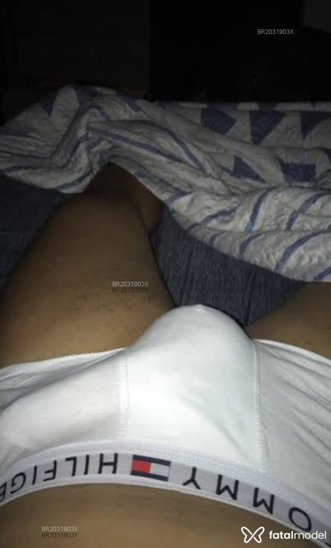 Acompanhante homem morena (o) de olhos mel em Santa Cruz do Sul - Kalleu
