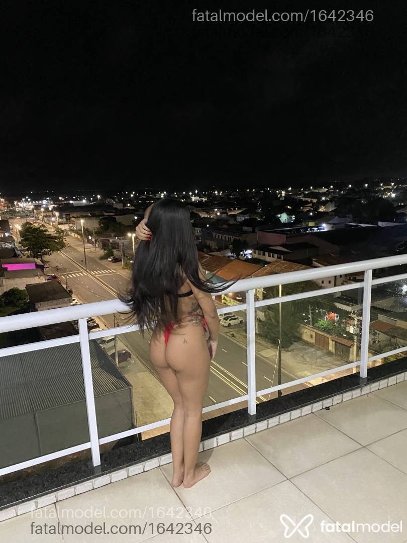 Acompanhante mulher trans morena (o) de olhos pretos - Ray