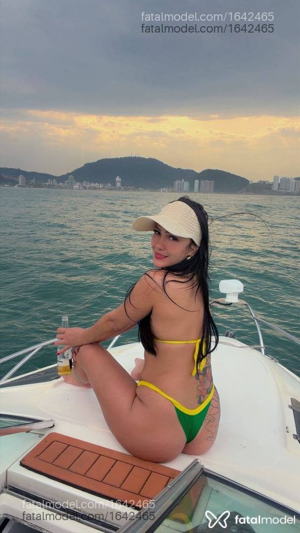 Acompanhante mulher morena (o) de olhos pretos - Amandinha
