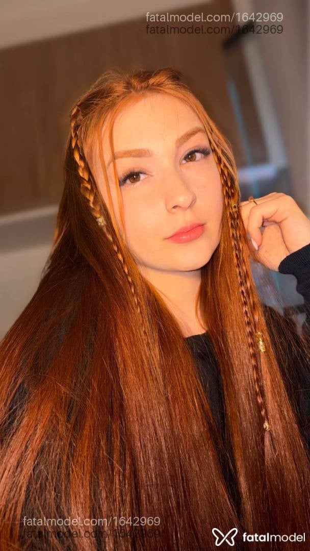 Acompanhante mulher ruiva (o) de olhos mel - Ana