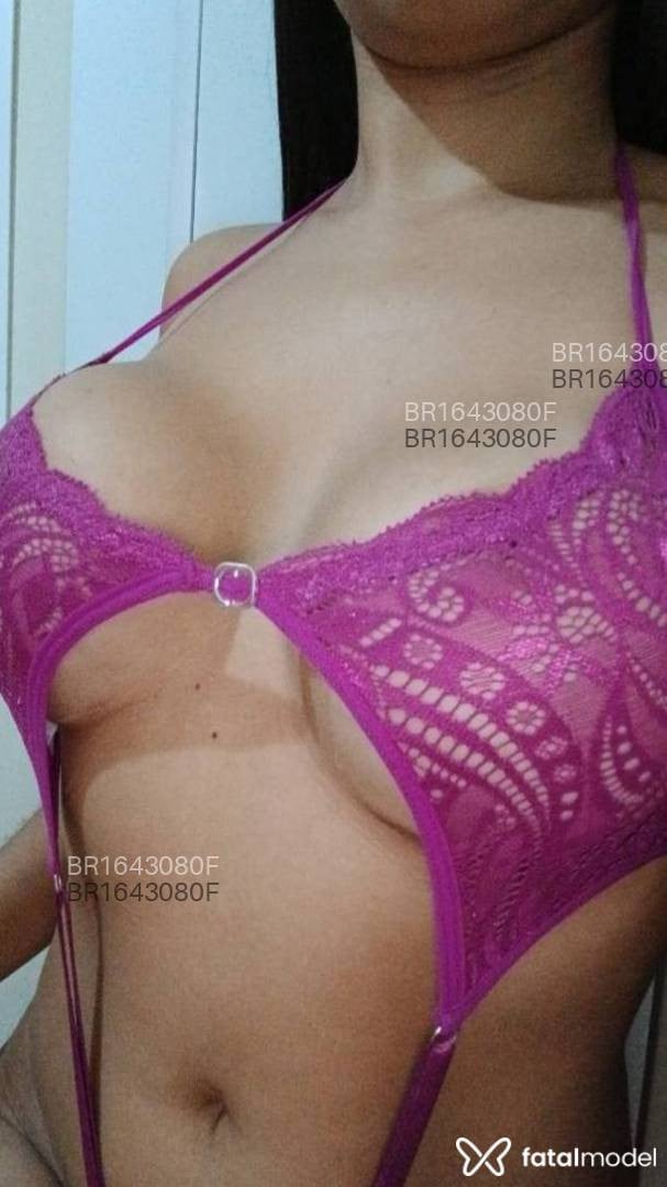 Acompanhante mulher com cabelo castanho de olhos castanhos em Niterói - Joyce