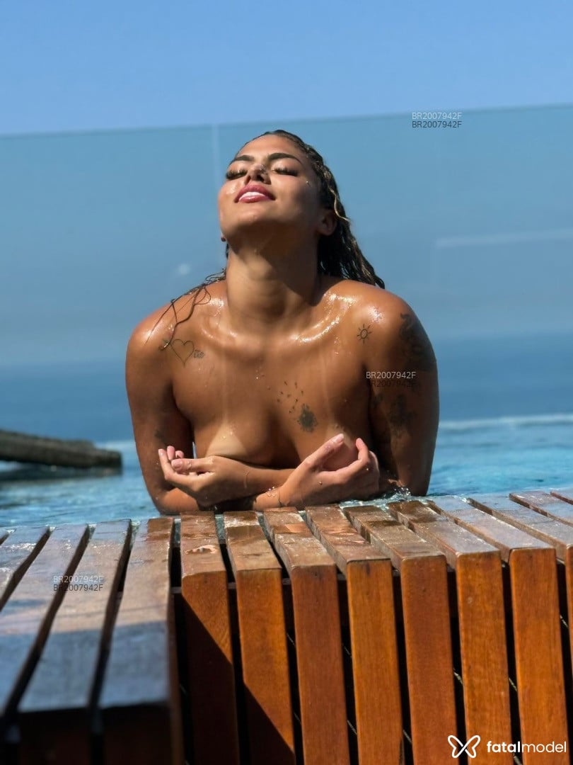 Acompanhante mulher loira (o) de olhos verdes em Rio de Janeiro - Maria