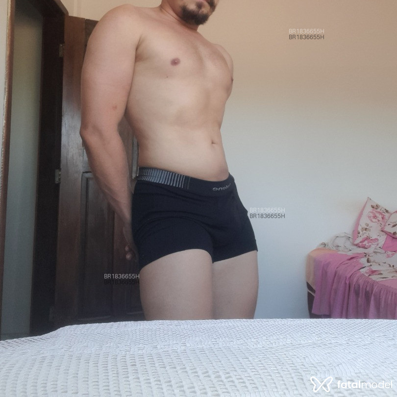 Acompanhante homem com cabelo castanho de olhos mel - Linkhot