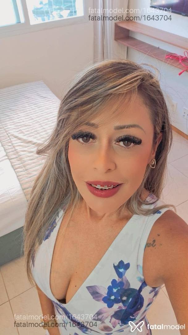 Acompanhante mulher loira (o) de olhos castanhos - Luna Boaventura