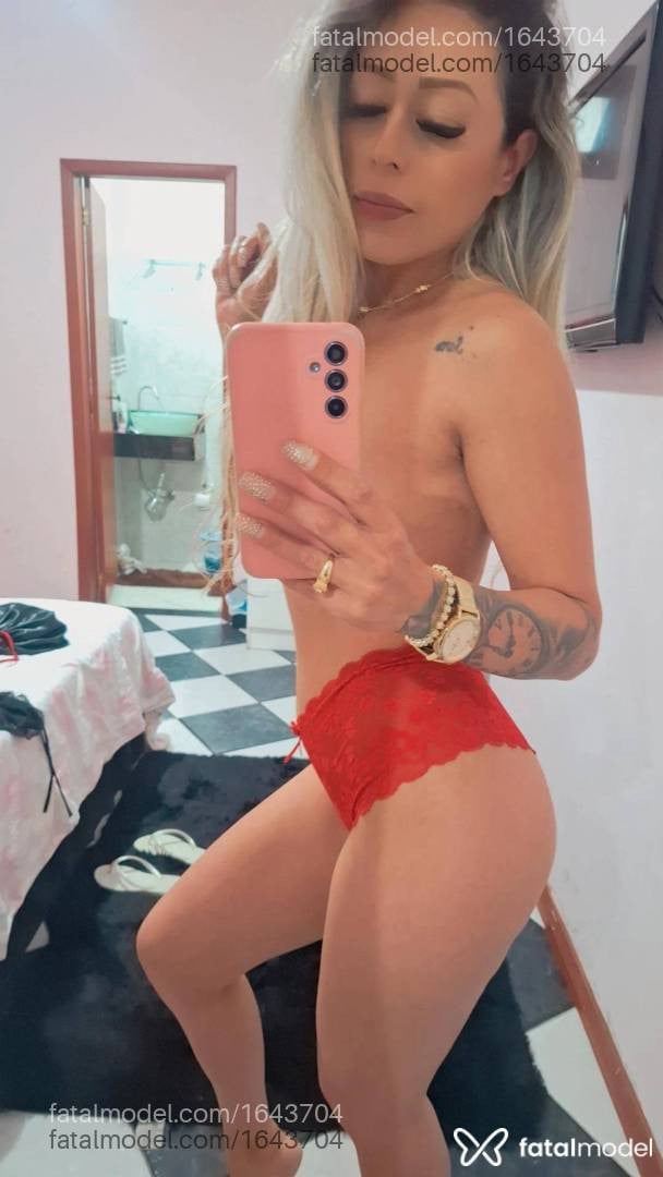 Acompanhante mulher loira (o) de olhos castanhos - Luna Boaventura